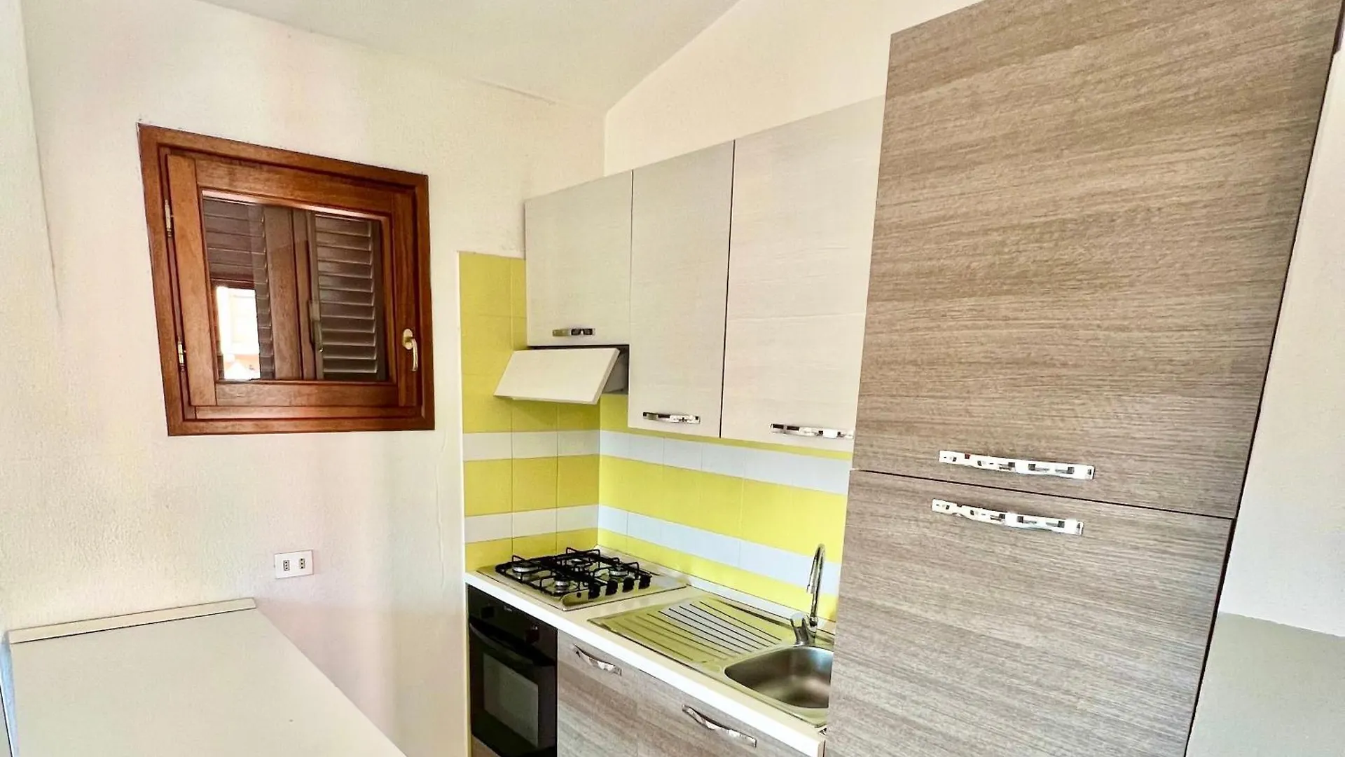 Iss Travel, Gli Asfodeli - Large Apartments With Private Terrace San Teodoro