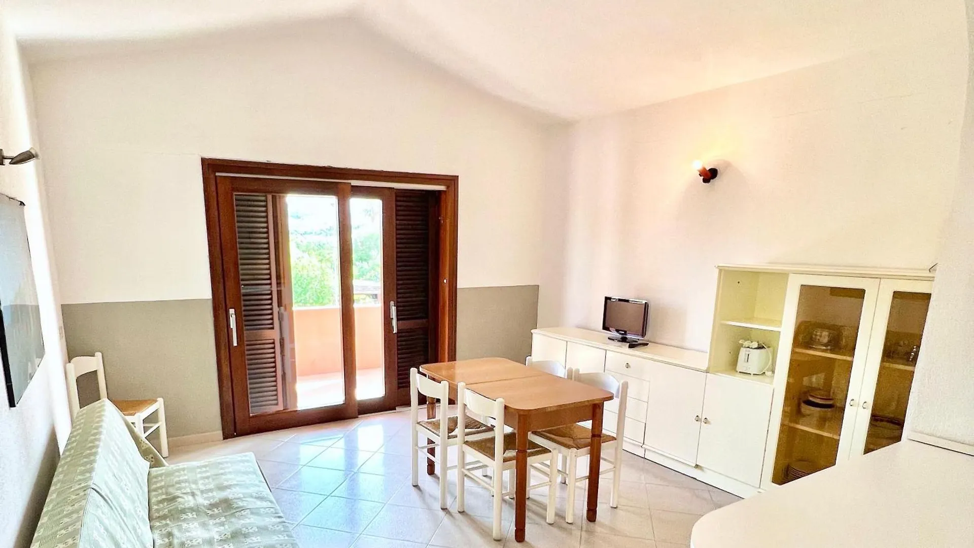 Iss Travel, Gli Asfodeli - Large Apartments With Private Terrace San Teodoro