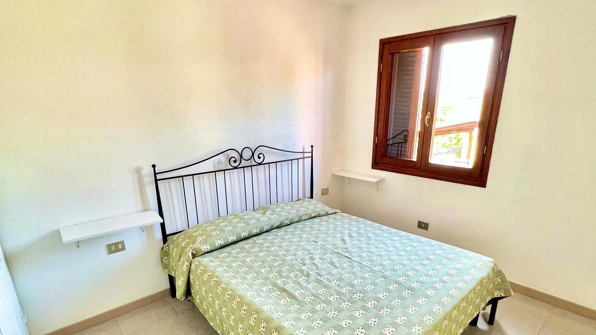 Iss Travel, Gli Asfodeli - Large Apartments With Private Terrace San Teodoro