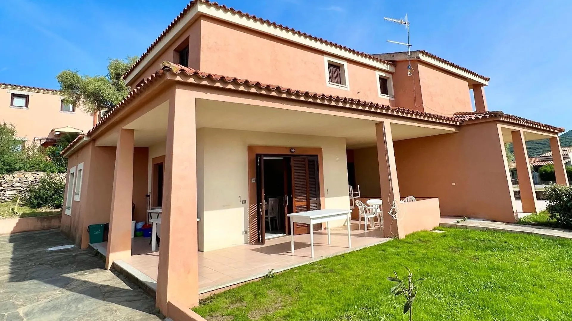 Iss Travel, Gli Asfodeli - Large Apartments With Private Terrace San Teodoro