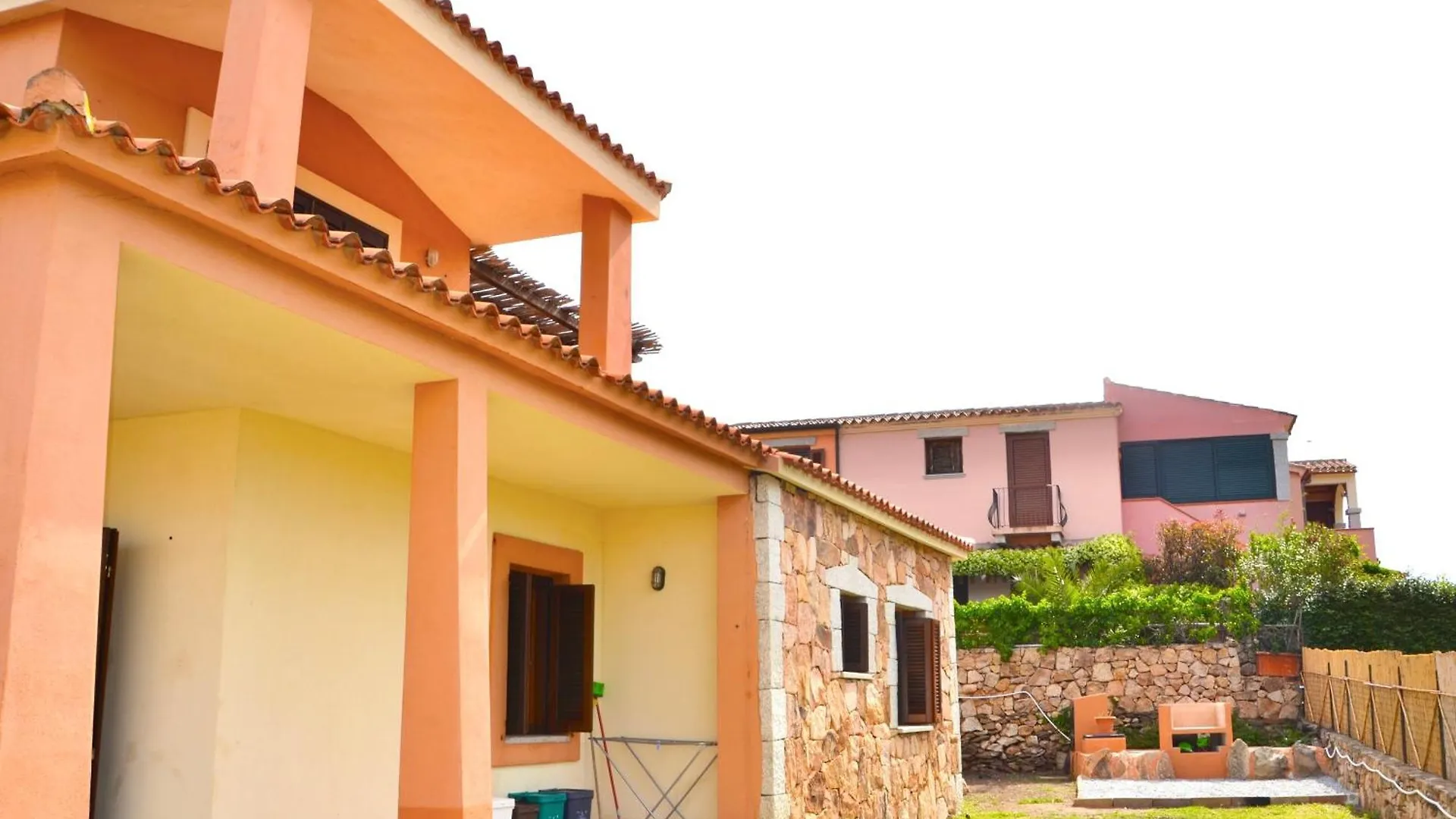Iss Travel, Gli Asfodeli - Large Apartments With Private Terrace San Teodoro